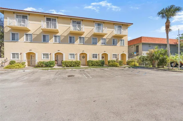 $354,999 | 2196 Northeast 167th Street, Unit 1114, North Miami Beach, FL 33162