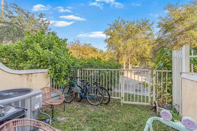 $354,999 | 2196 Northeast 167th Street, Unit 1114, North Miami Beach, FL 33162