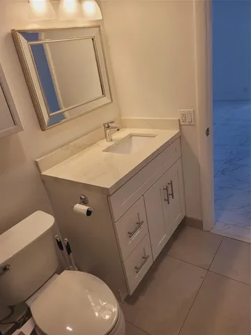 $2,850 | 770 Northeast 38th Street, Unit R, Oakland Park, FL 33334