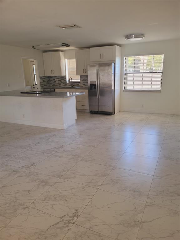 770 Northeast 38th Street, Unit R Oakland Park, FL 33334 - Photo 4 of 22