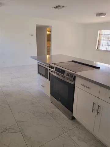 $2,850 | 770 Northeast 38th Street, Unit R, Oakland Park, FL 33334