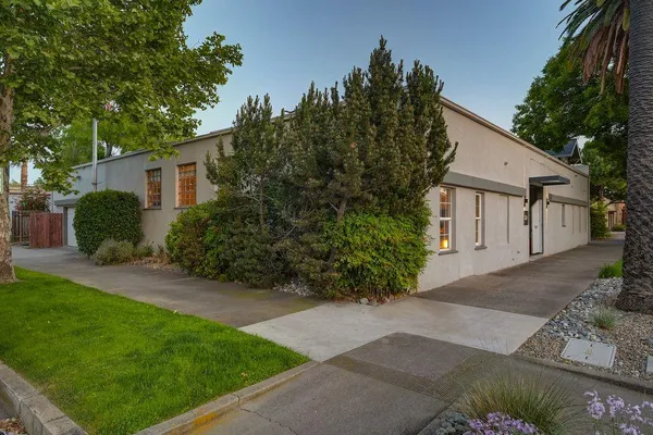 $1,395,000 | 2101 28th Street, Sacramento, CA 95818