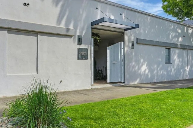 $1,449,000 | 2101 28th Street, Sacramento, CA 95818
