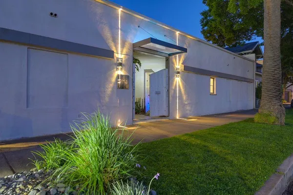 $1,395,000 | 2101 28th Street, Sacramento, CA 95818