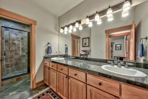 $1,394,000 | 12712 Zurich Place, Truckee, CA 96161