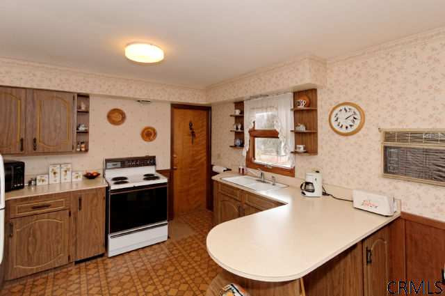 1109 Mohawk Road Niskayuna, NY 12309 - Photo 3 of 11 Photo 3