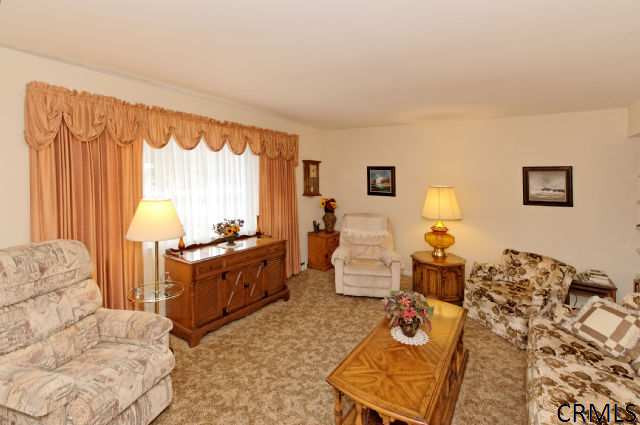 1109 Mohawk Road Niskayuna, NY 12309 - Photo 4 of 11 Photo 4