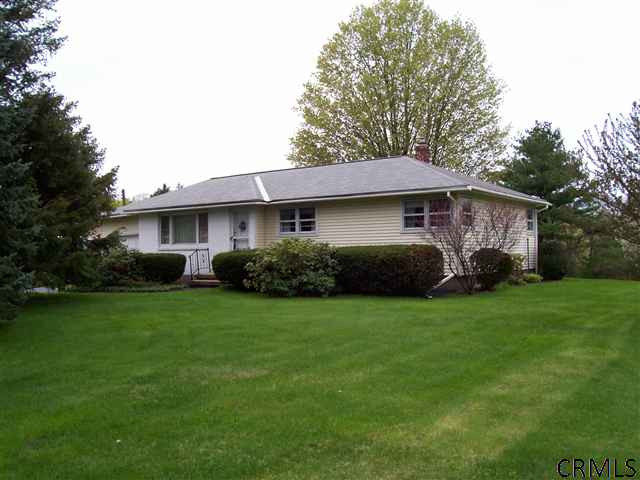 1109 Mohawk Road Niskayuna, NY 12309 - Photo 8 of 11 Photo 8