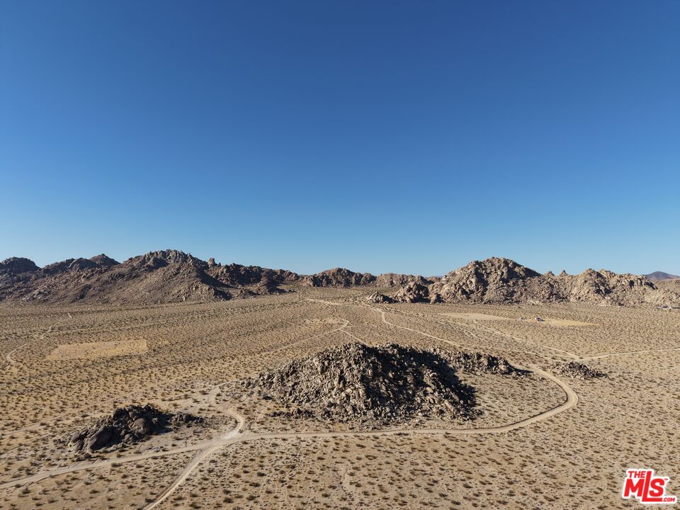 10424 Santa Fe Fire Road Lucerne Valley, CA 92356 - Photo 30 of 33