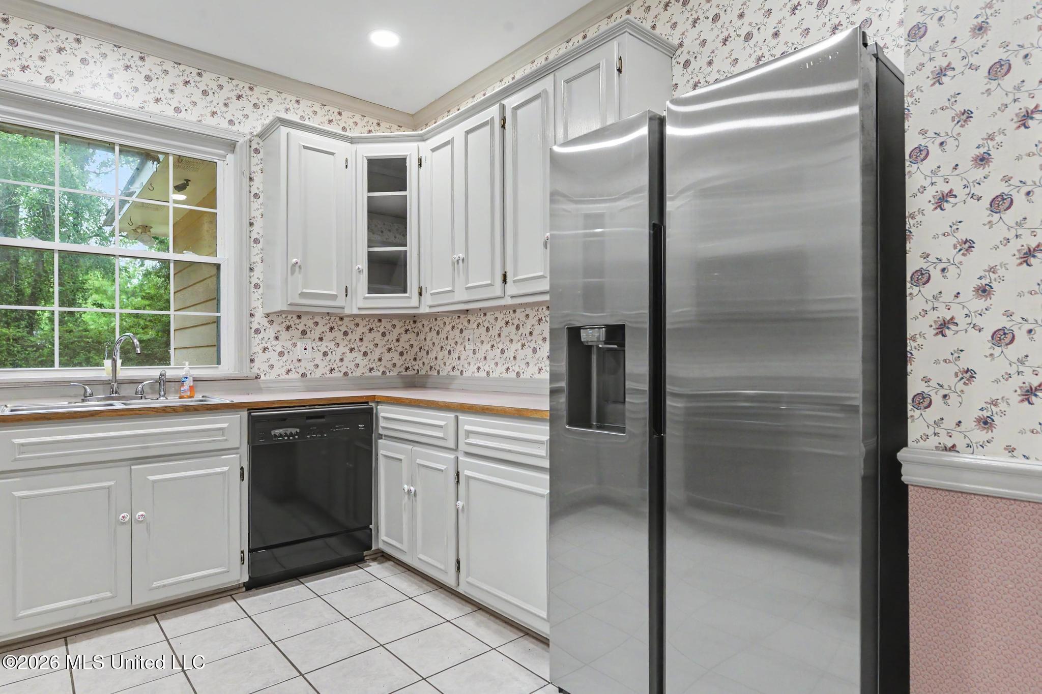 7881 Hilo Way Diamondhead, MS 39525 - Photo 11 of 25 Kitchen