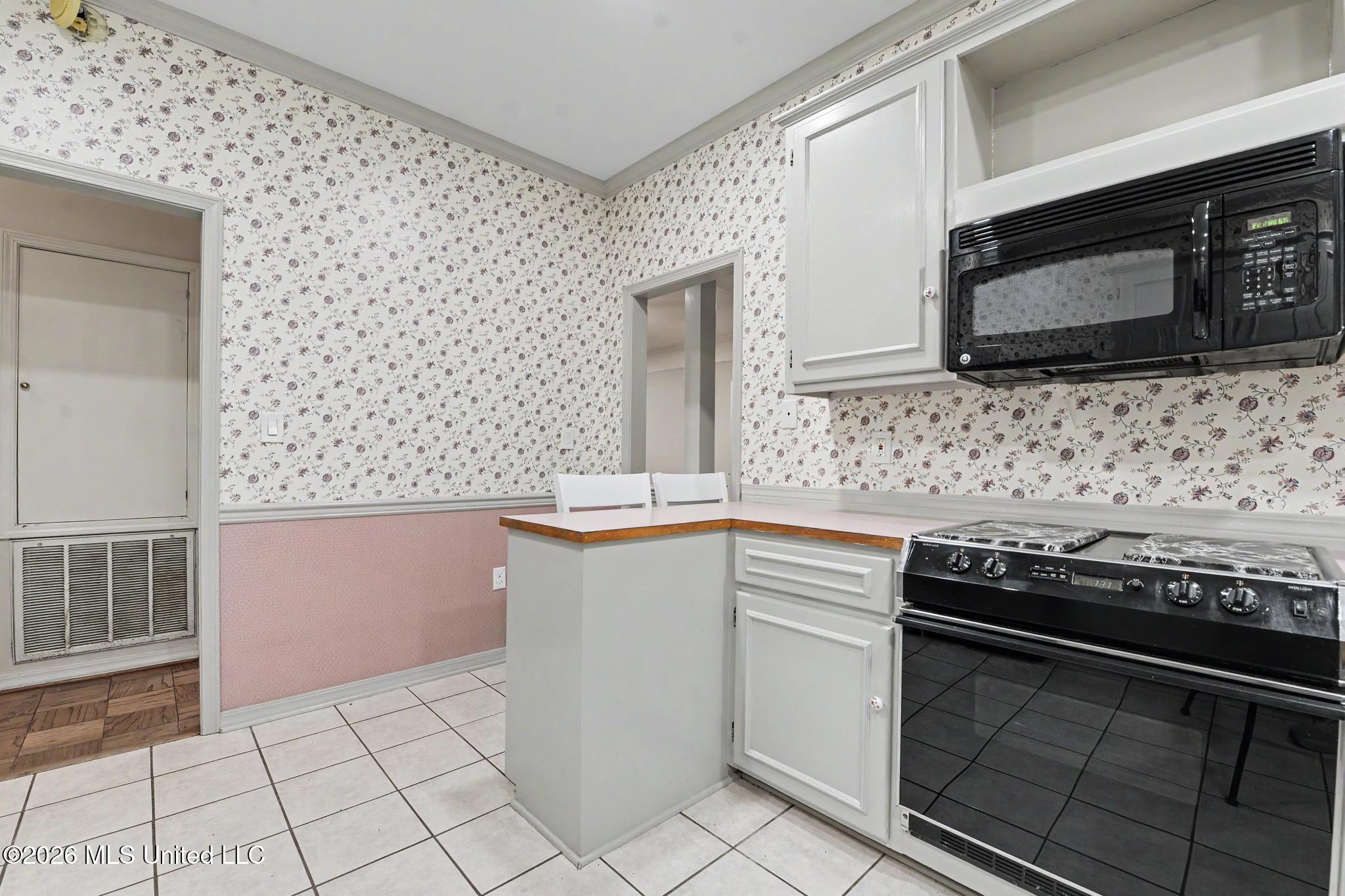 7881 Hilo Way Diamondhead, MS 39525 - Photo 12 of 25 Kitchen
