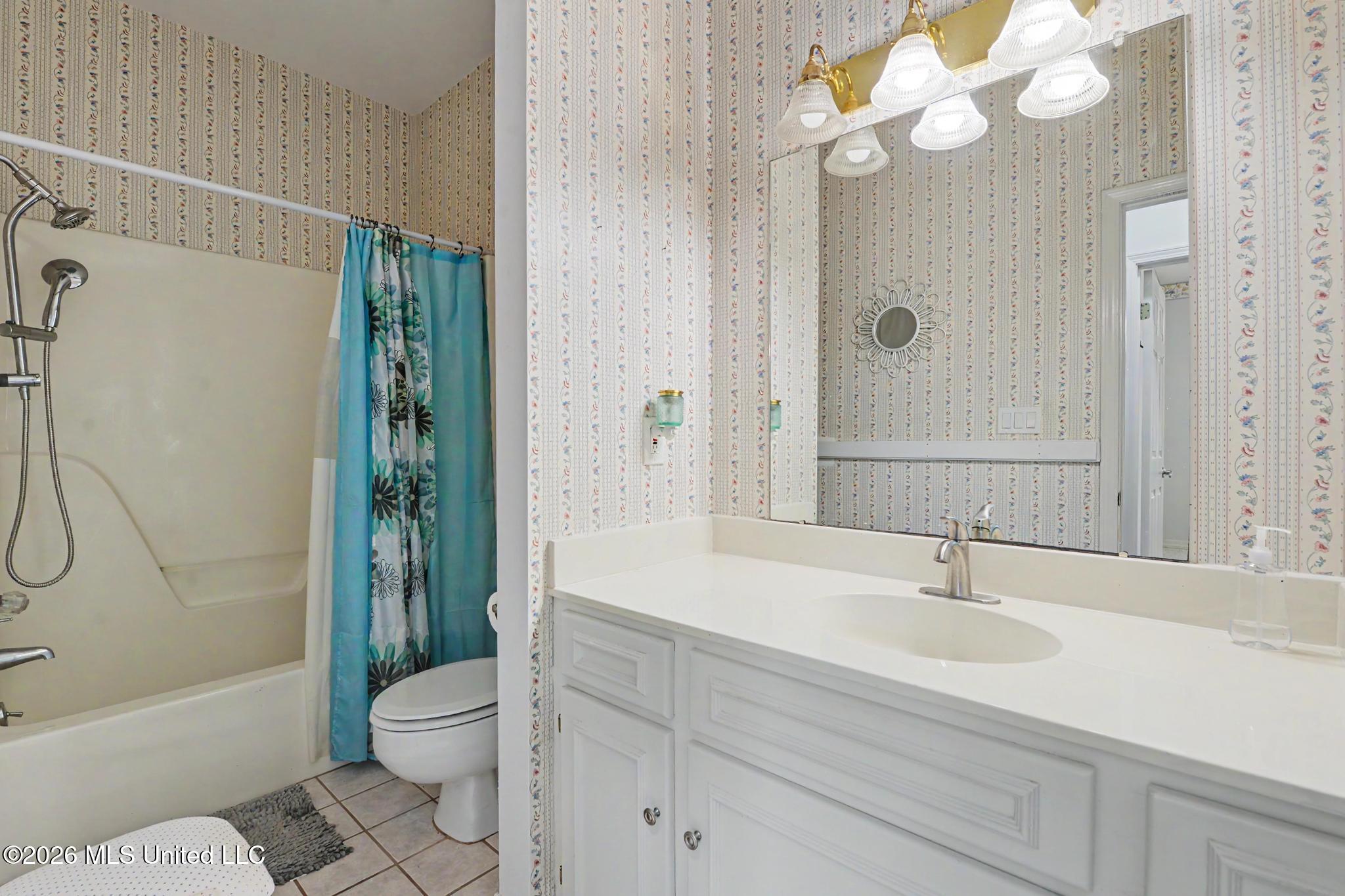 7881 Hilo Way Diamondhead, MS 39525 - Photo 20 of 25 Bathroom # 2