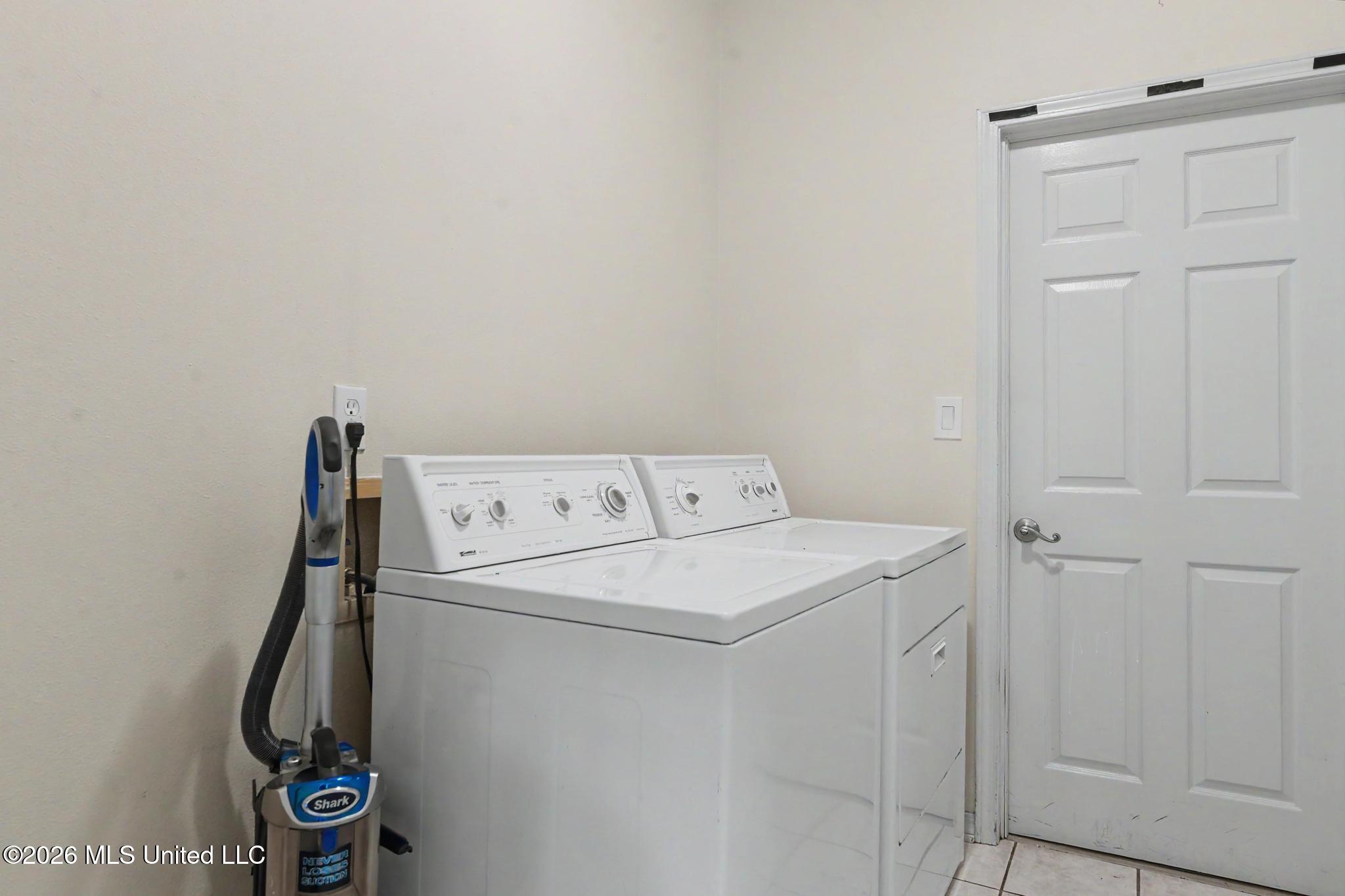 7881 Hilo Way Diamondhead, MS 39525 - Photo 23 of 25 Laundry Room