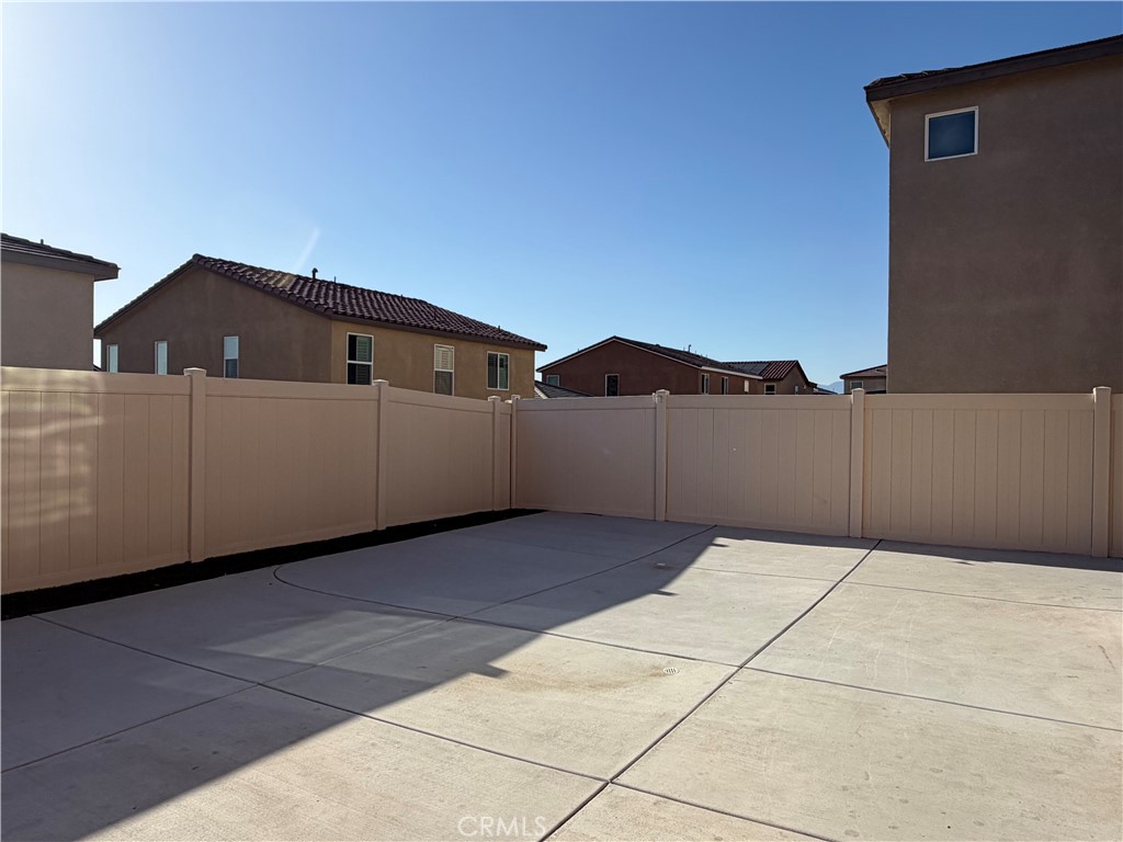 7631 Rubyred Gln Drive Riverside, CA 92507 - Photo 5 of 17 a view of an outdoor space