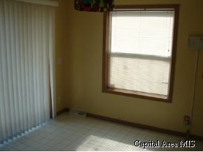 2222 Cincinnati Avenue Springfield, IL 62702 - Photo 4 of 9