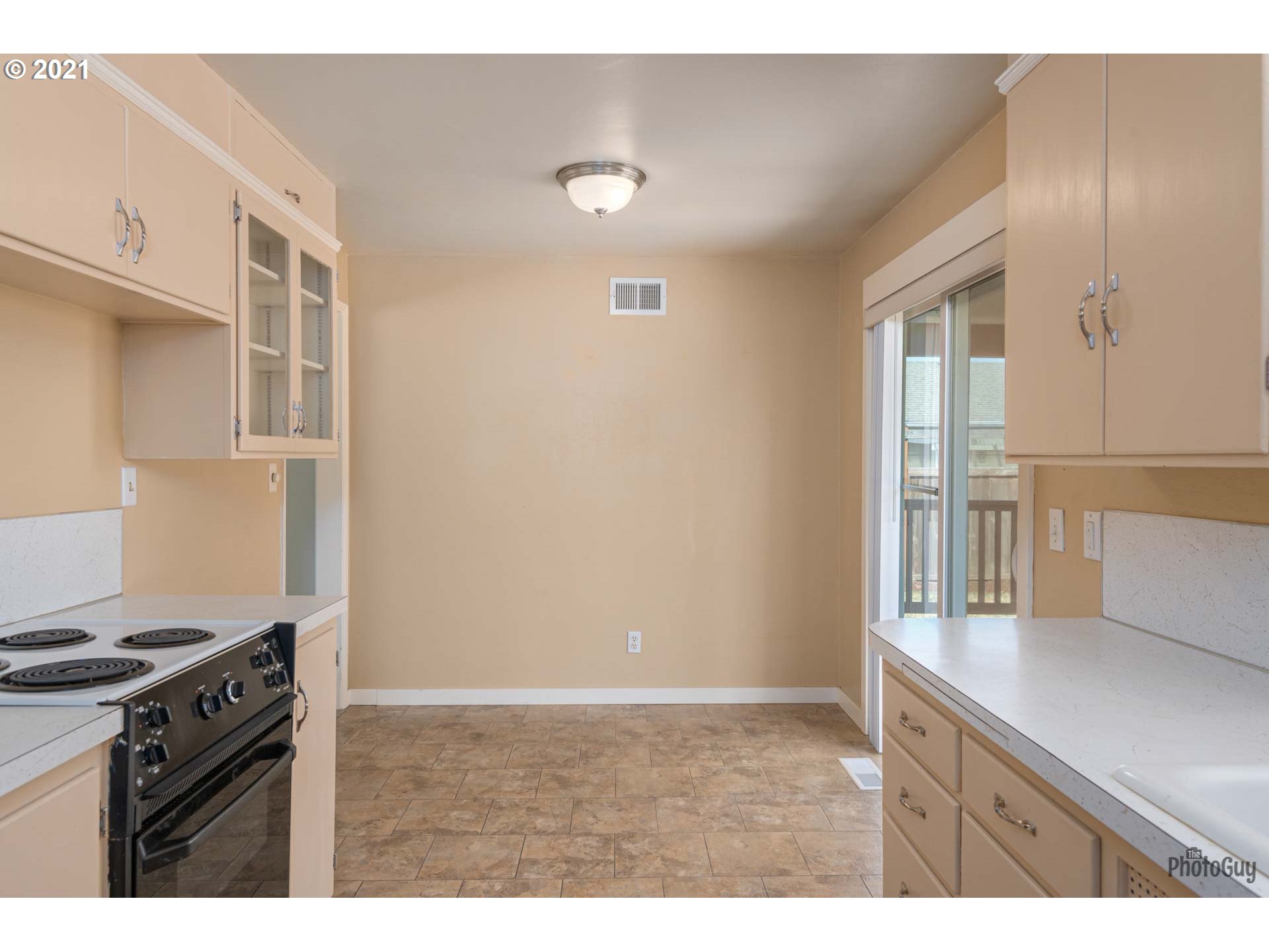 3355 Elmira Road Eugene, OR 97402 - Photo 11 of 23 Gallery Image 11