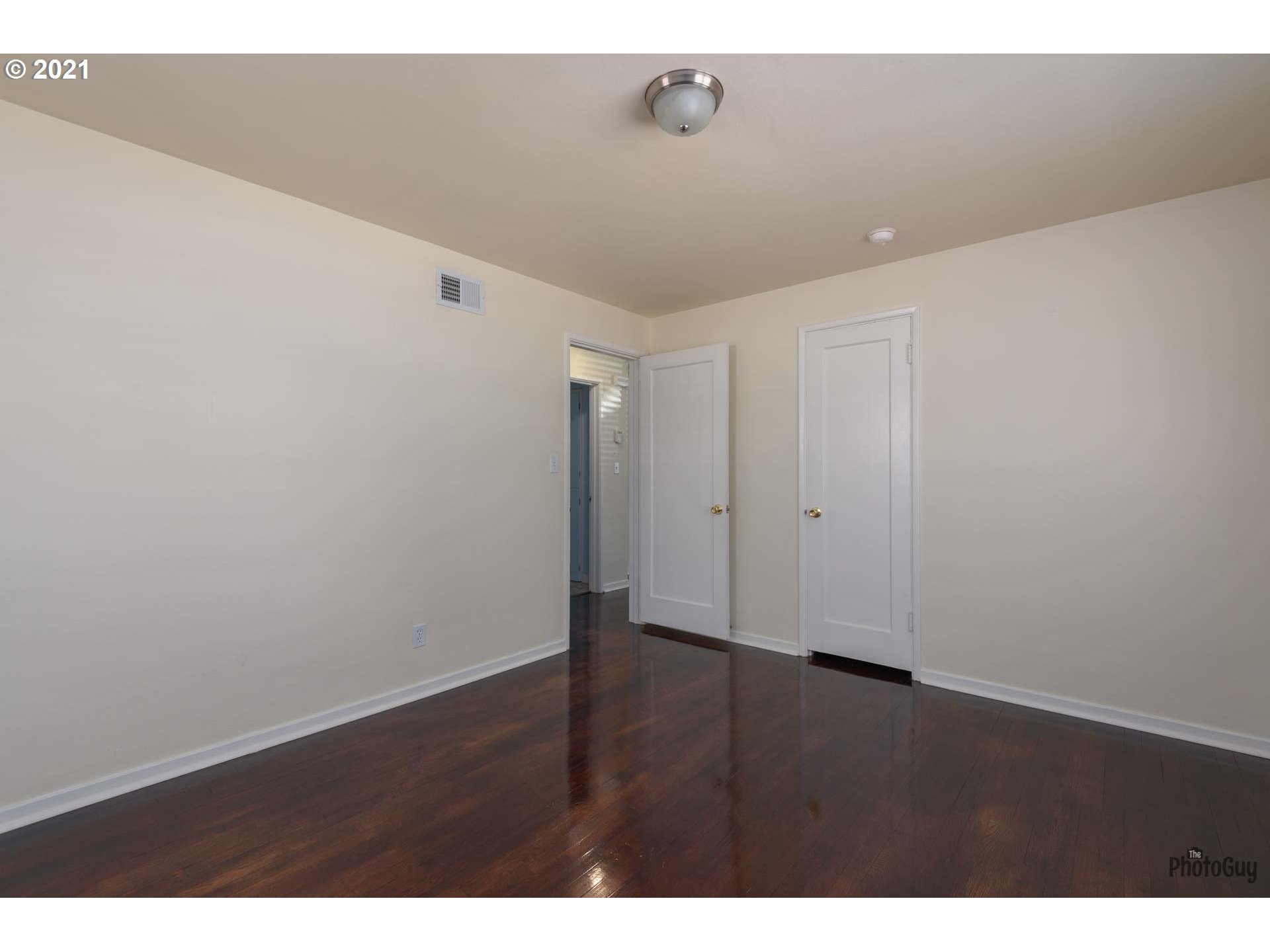 3355 Elmira Road Eugene, OR 97402 - Photo 14 of 23 Gallery Image 14