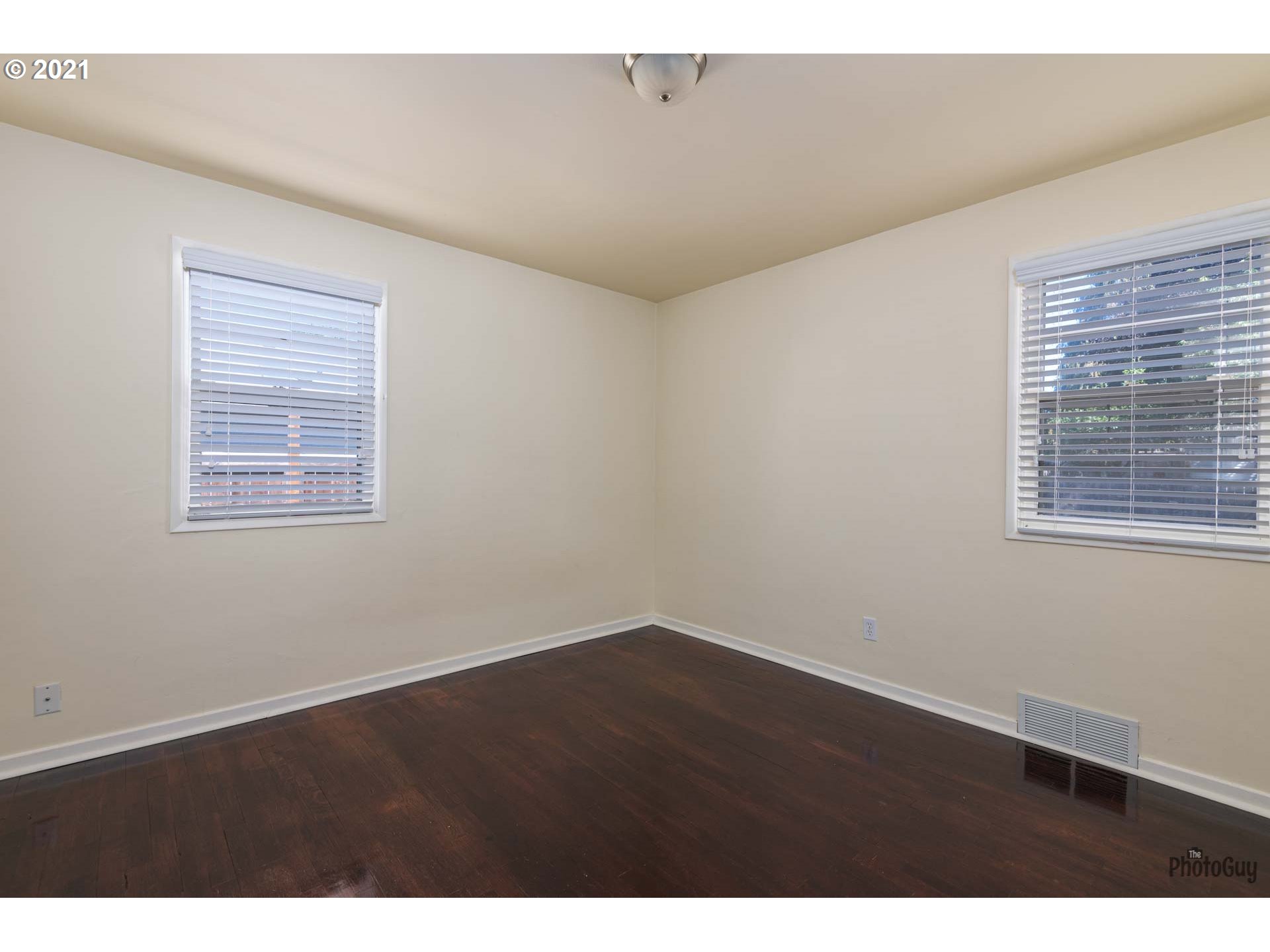 3355 Elmira Road Eugene, OR 97402 - Photo 15 of 23 Gallery Image 15