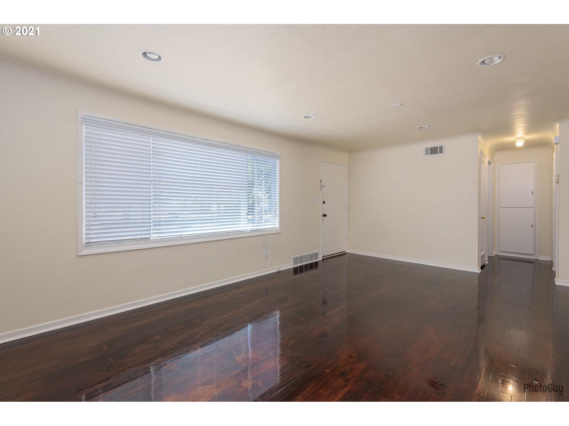 3355 Elmira Road Eugene, OR 97402 - Photo 7 of 23 Gallery Image 7