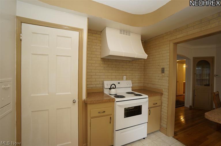 3502 Cummings Road Cleveland, OH 44118 - Photo 6 of 25 Gallery Image 6