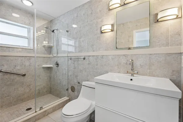 $2,300 | 315 Van Buren Street, Unit 205B, Hollywood, FL 33019