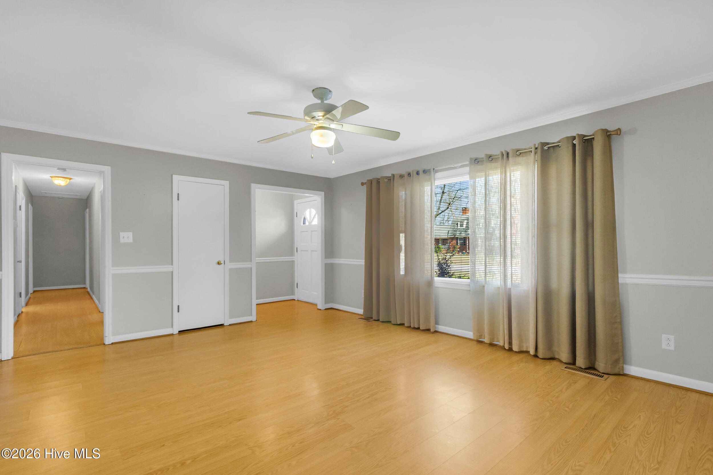 609 Edgehill Road Trent Woods, NC 28562 - Photo 2 of 51 Living Room