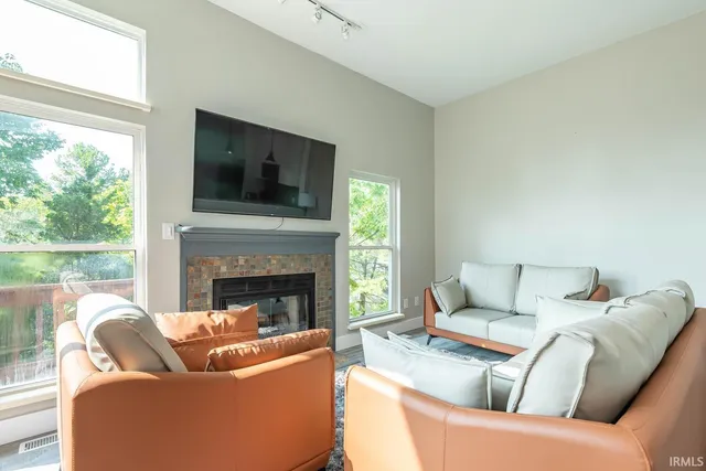 $292,000 | 9656 South Bay Pointe Drive, Unit 74, Bloomington, IN 47401