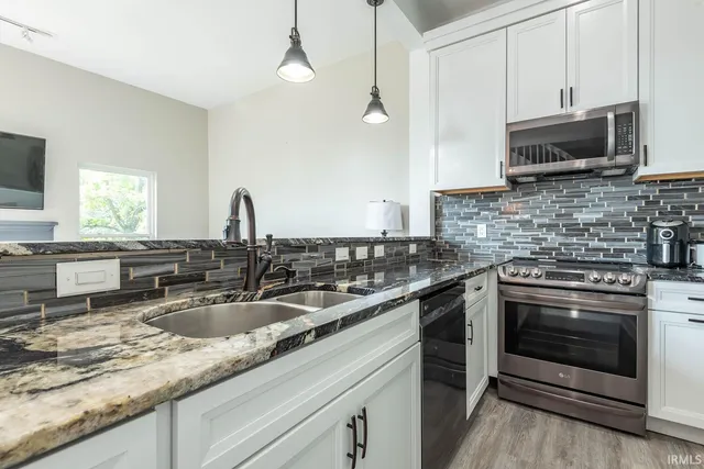 $292,000 | 9656 South Bay Pointe Drive, Unit 74, Bloomington, IN 47401