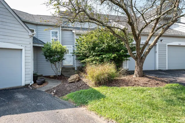 $292,000 | 9656 South Bay Pointe Drive, Unit 74, Bloomington, IN 47401