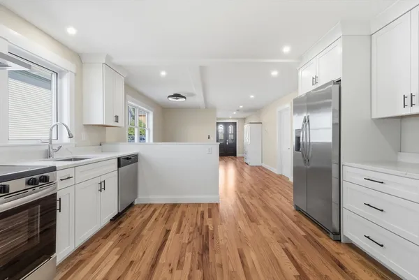 $2,700 | 20 Beacon Street, Unit 1, Gloucester, MA 01930