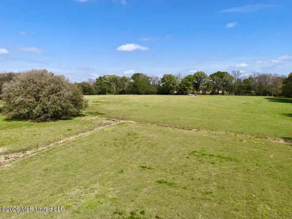 $142,750 | 9 Green Acres Drive, Canton, MS 39046