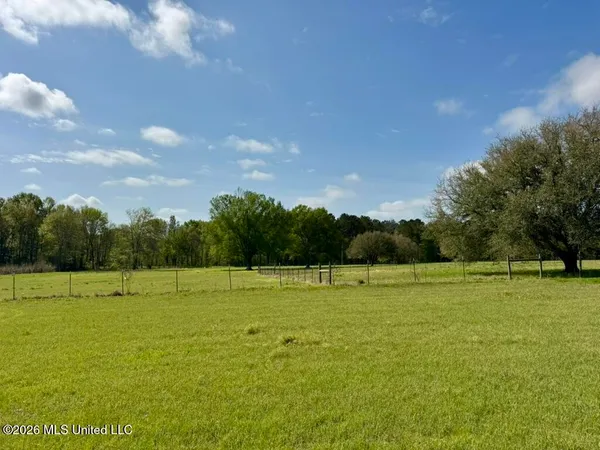$142,750 | 9 Green Acres Drive, Canton, MS 39046