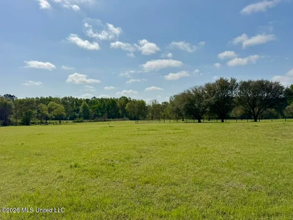 $142,750 | 9 Green Acres Drive, Canton, MS 39046