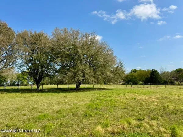 $142,750 | 9 Green Acres Drive, Canton, MS 39046