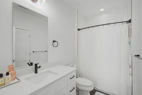 $574,998 | 206 Ben Allen Road, Unit 4, Nashville, TN 37207