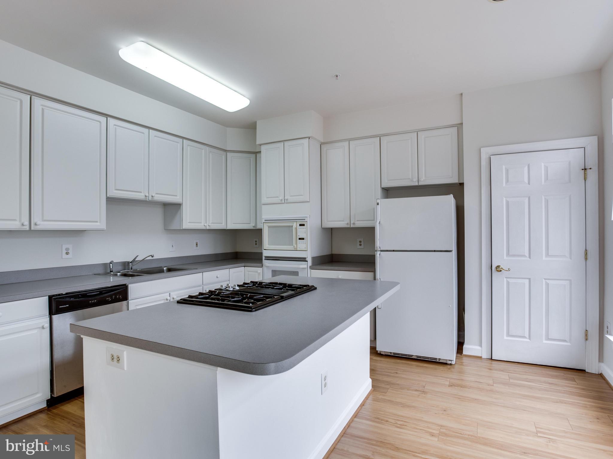2123 Chippewa Place Silver Spring, MD 20906 - Photo 12 of 30 Kitchen