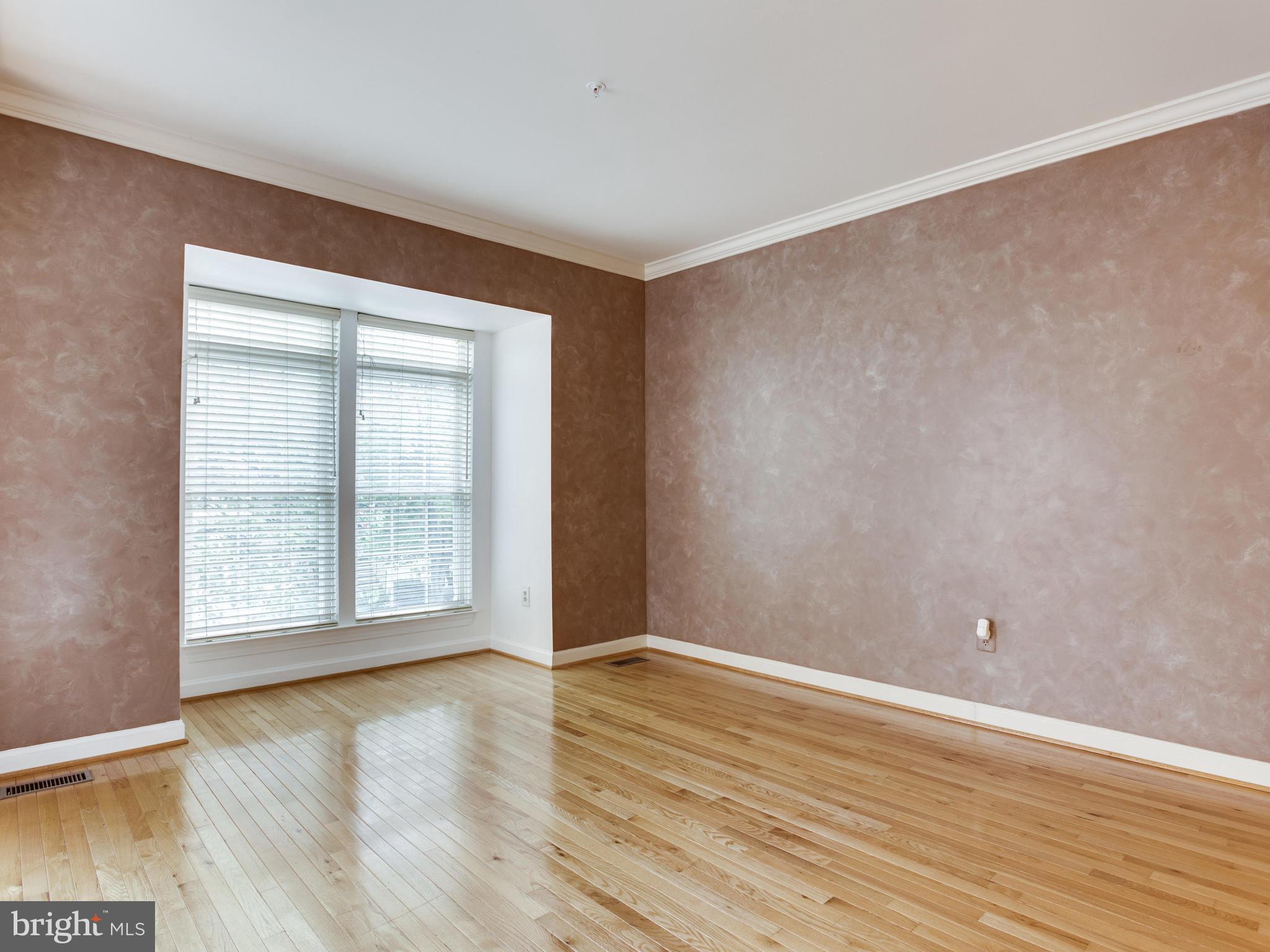 2123 Chippewa Place Silver Spring, MD 20906 - Photo 18 of 30 Living Room
