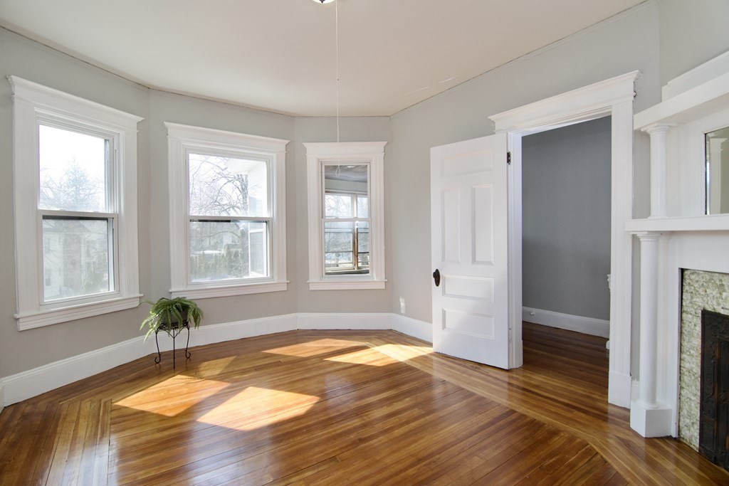 70 Vermont Street Springfield, MA 01108 - Photo 3 of 42