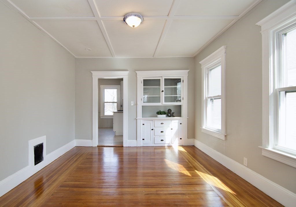 70 Vermont Street Springfield, MA 01108 - Photo 7 of 42