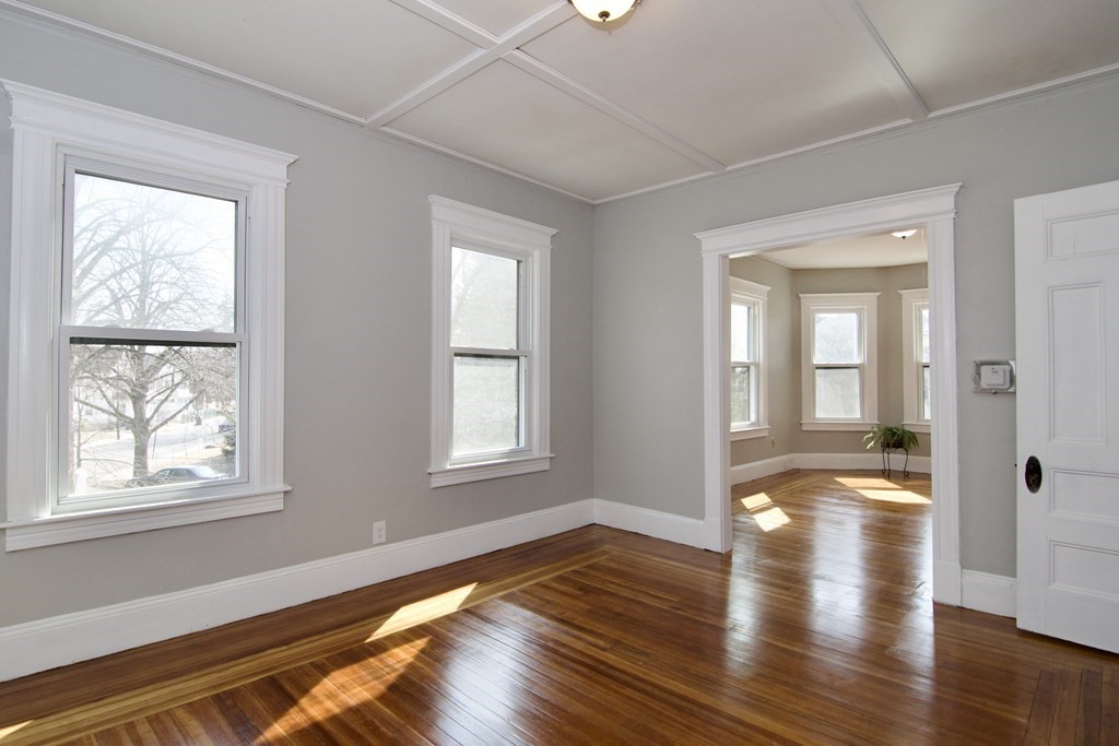 70 Vermont Street Springfield, MA 01108 - Photo 8 of 42
