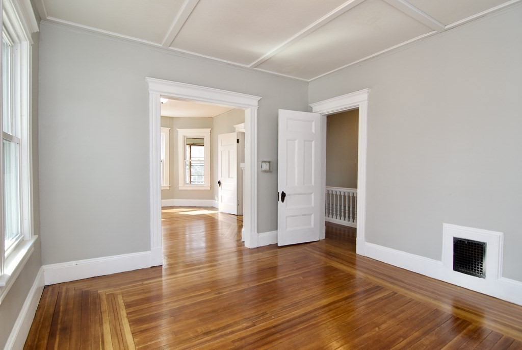 70 Vermont Street Springfield, MA 01108 - Photo 10 of 42