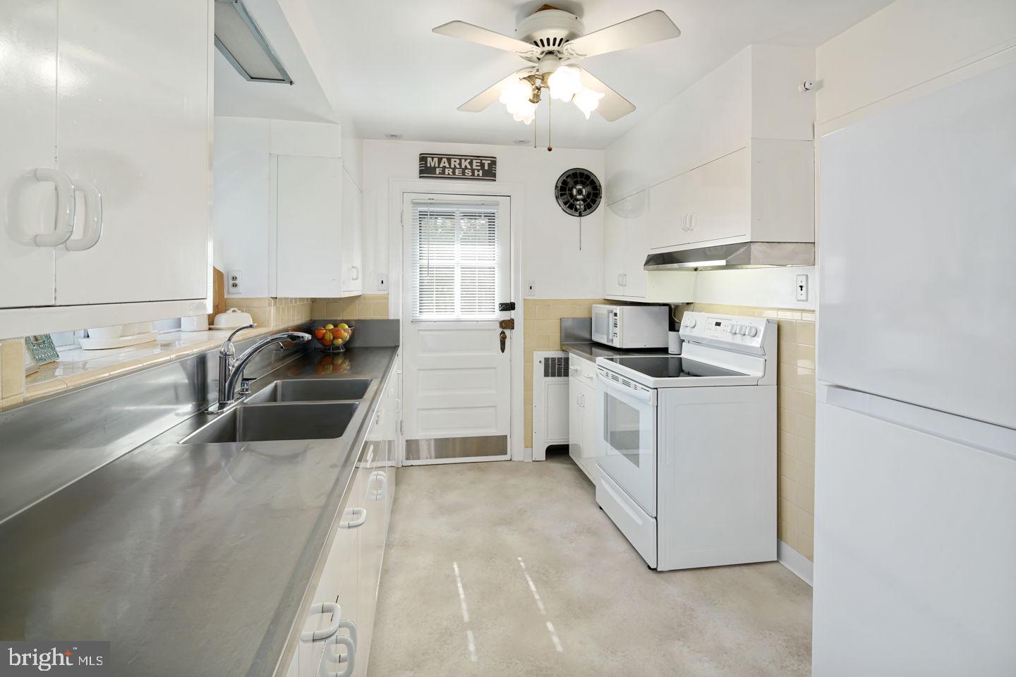 1017 Wellington Road Jenkintown, PA 19046 - Photo 8 of 35 Gallery Image 8