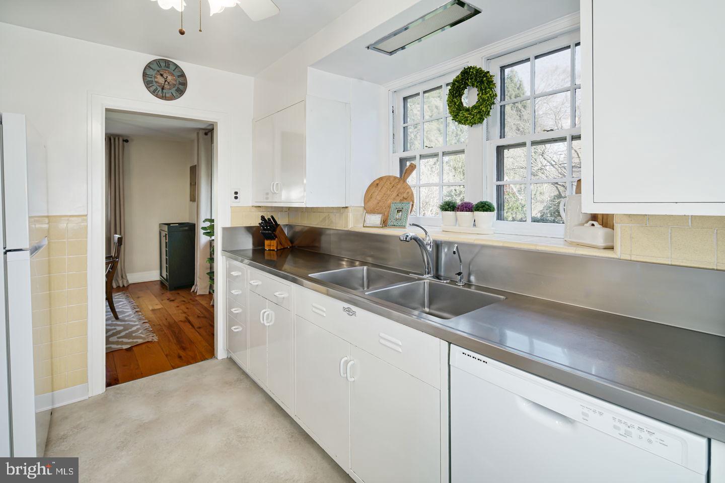 1017 Wellington Road Jenkintown, PA 19046 - Photo 9 of 35 Gallery Image 9