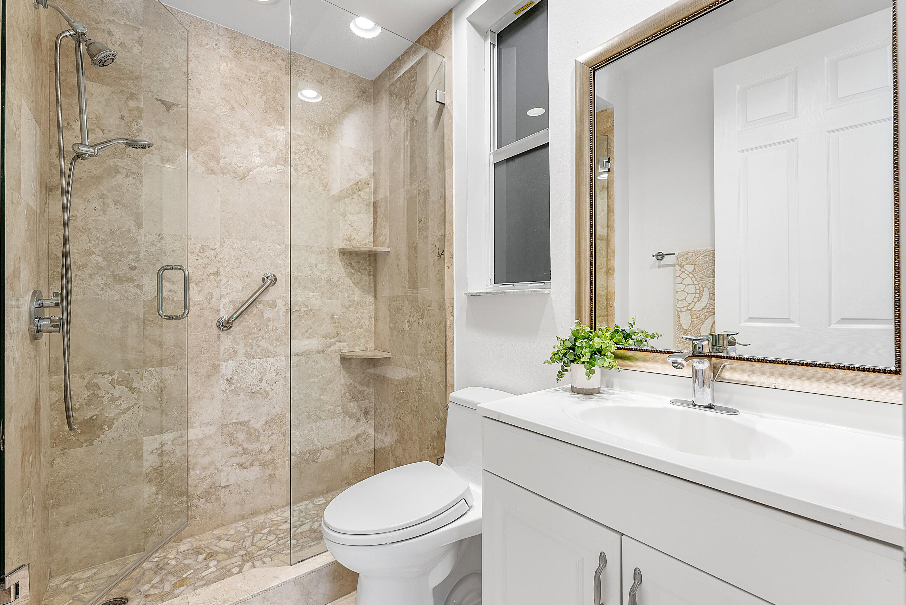 21310 Falls Ridge Way Boca Raton, FL 33428 - Photo 53 of 88 Guest Bathroom