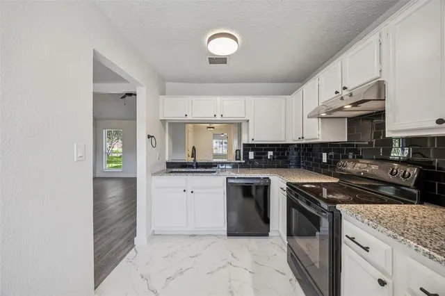 $359,900 | 1424 Broadmoor Drive, Richardson, TX 75082