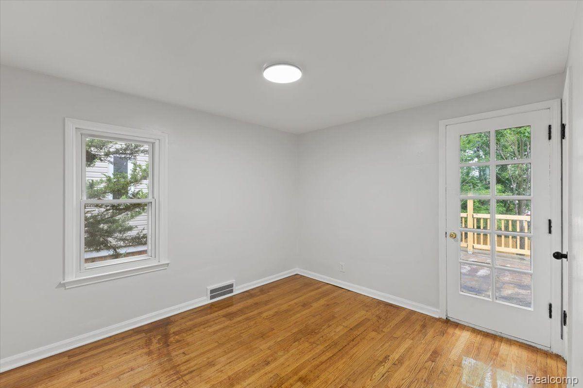 18232 Santa Rosa Drive Detroit, MI 48221 - Photo 18 of 24 Gallery Image 18