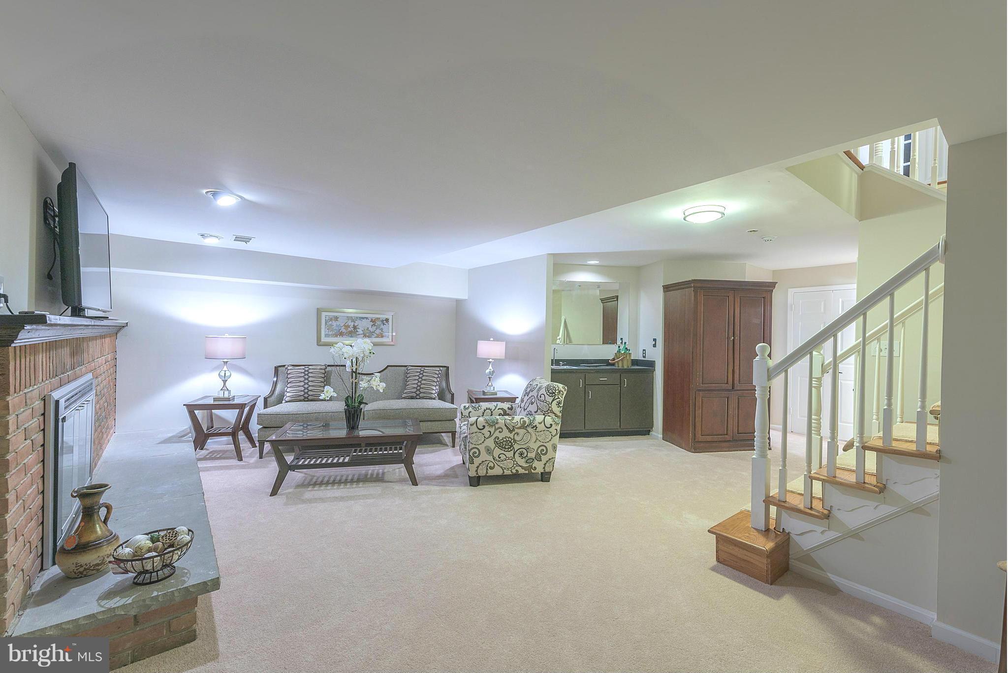 9122 Fisteris Court Springfield, VA 22152 - Photo 19 of 27 Family Room