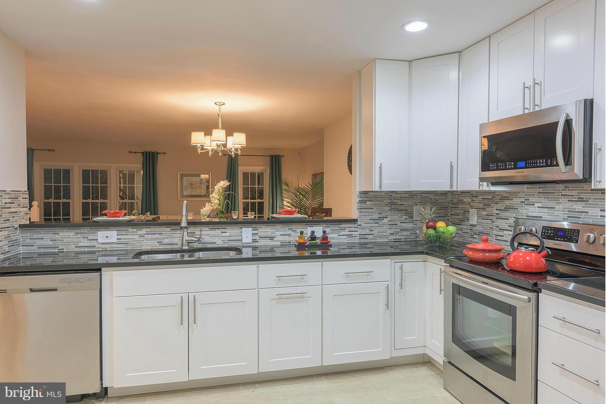 9122 Fisteris Court Springfield, VA 22152 - Photo 5 of 27 Kitchen