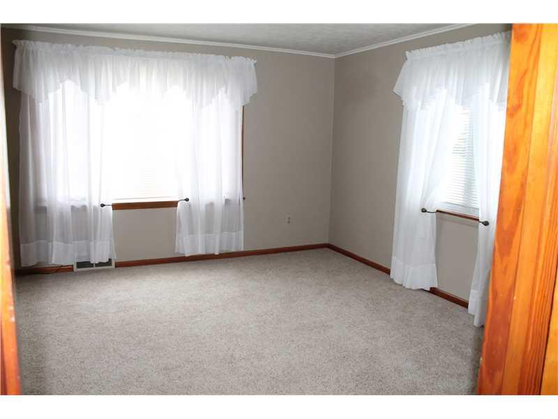 39 Browntown Road Avella, PA 15312 - Photo 7 of 15 Living Room.