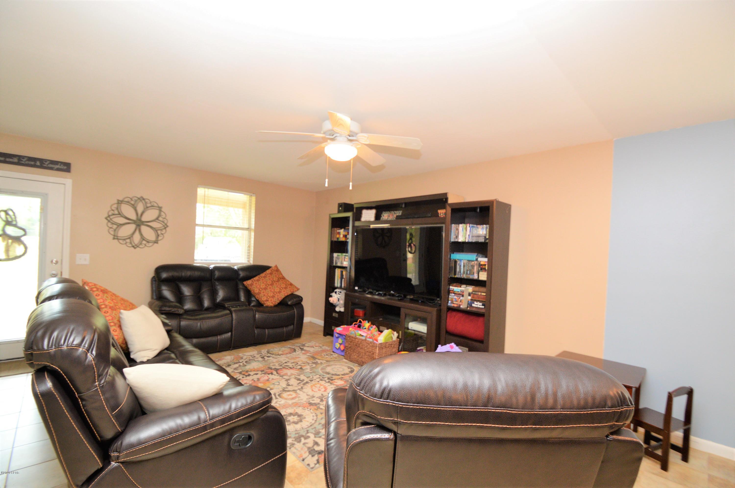 2582 Clayton Road Chipley, FL 32428 - Photo 3 of 15 Gallery Image 3